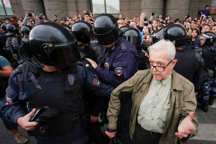 Russian police detain hundreds protesting against pension reform