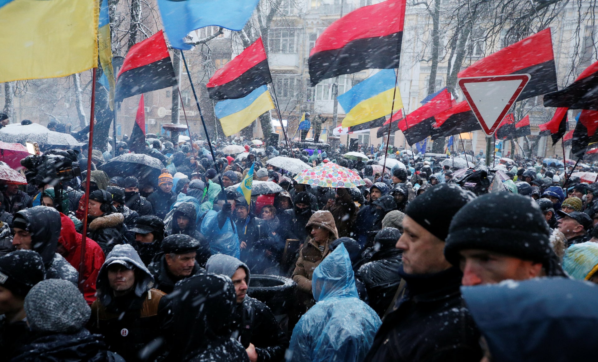 Thousands of Saakashvili supporters stage protest against Ukraine president