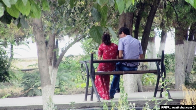Turkmen Police Detain Couples Holding Hands, Looking Romantic In Public