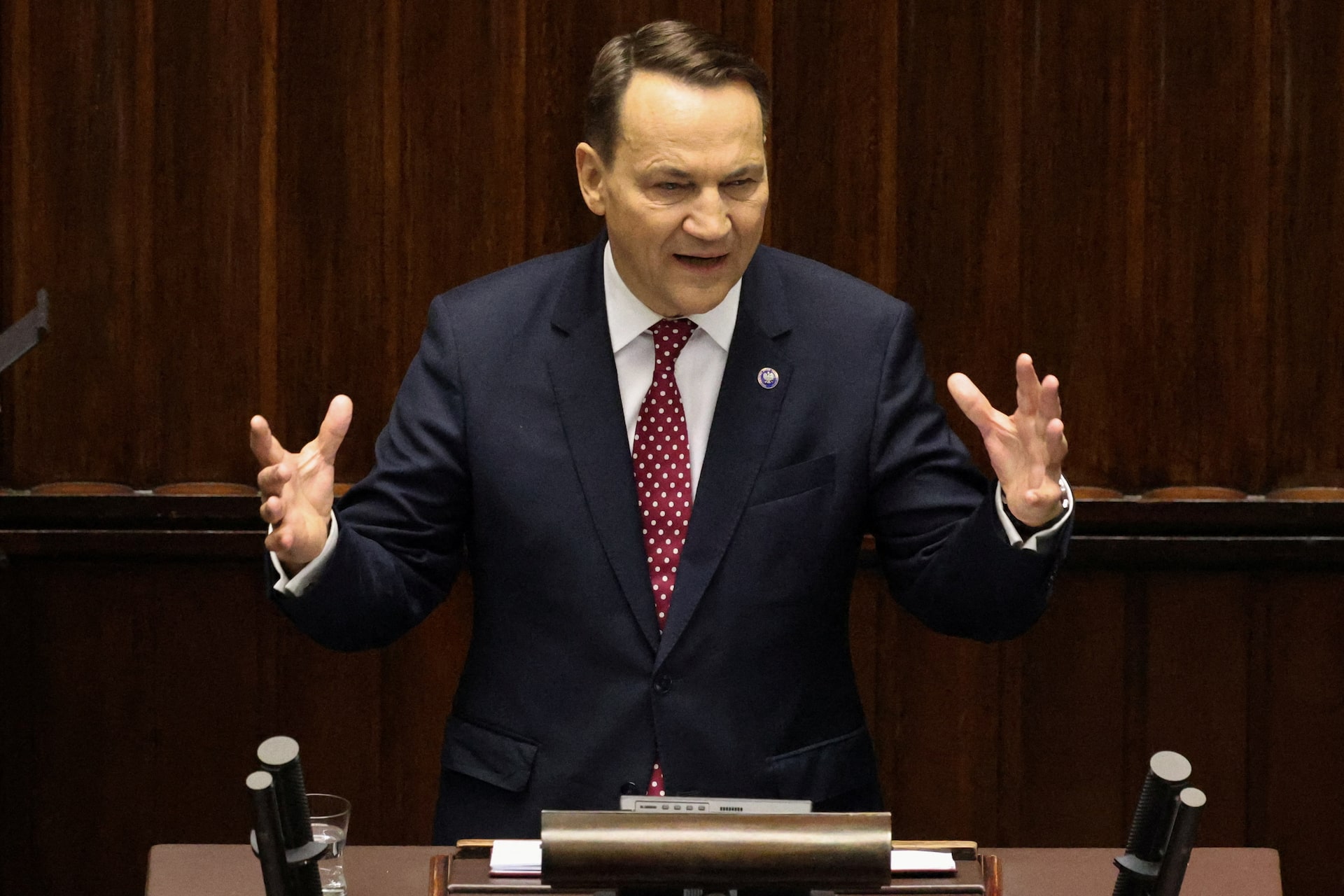 Poland is loyal US ally but can't be a "sucker", Sikorski says