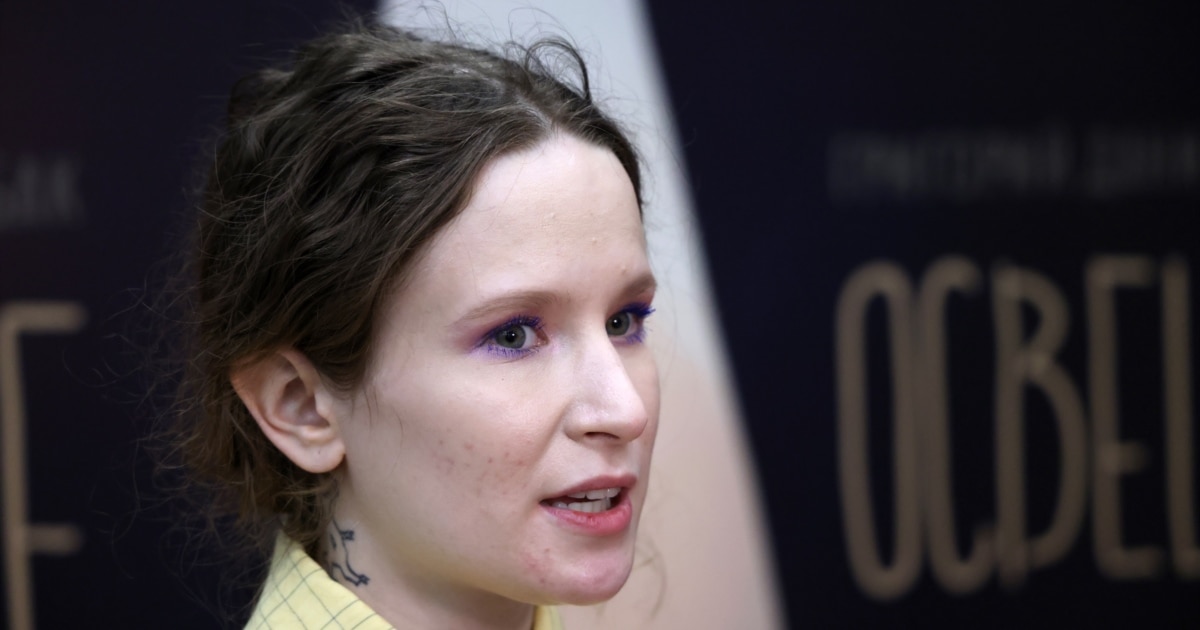 Prosecutors Seek 1 Year 10 Months for Russian Singer Monetochka over Failure to Label Posts as 'Foreign Agent'