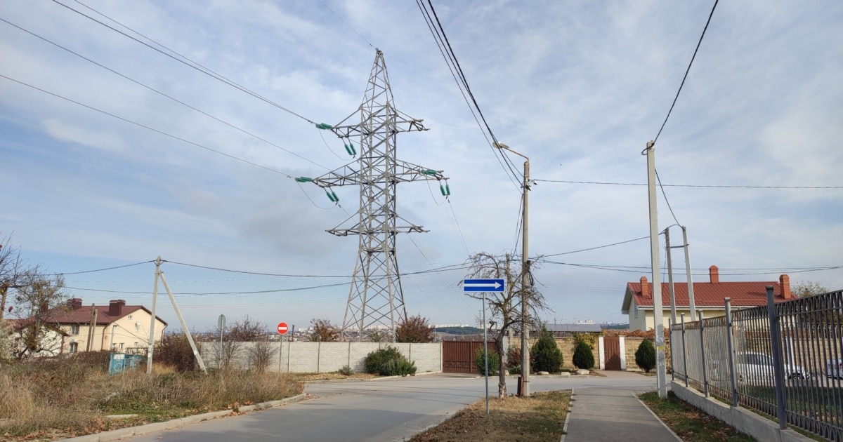 Power outages in annexed Sevastopol lead to restrictions on electricity, water and public transport after nighttime attacks