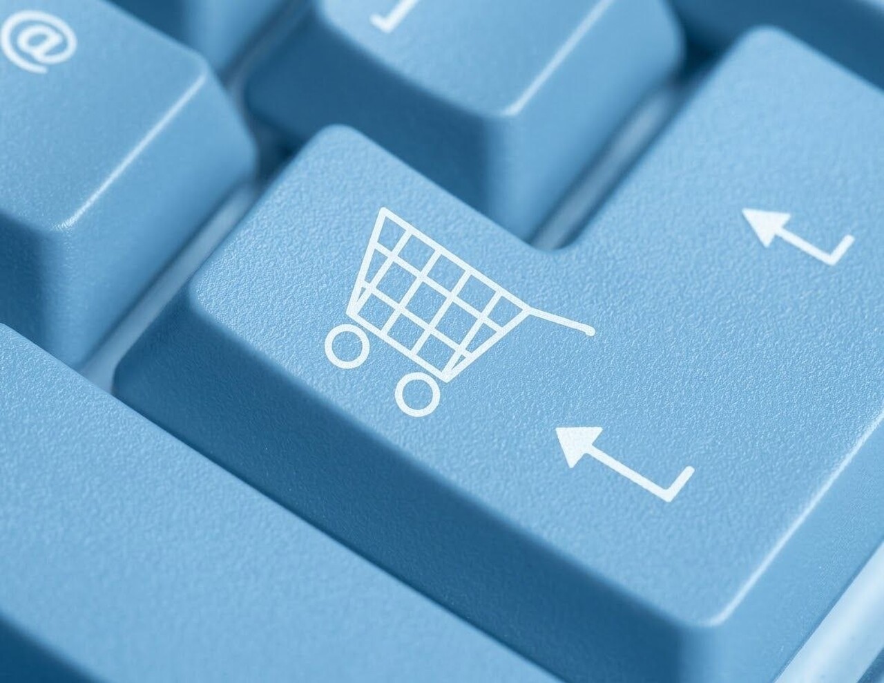 Labor migrants in Russia made over 1 million online purchases worth 1.2 billion rubles in first eight months of 2026